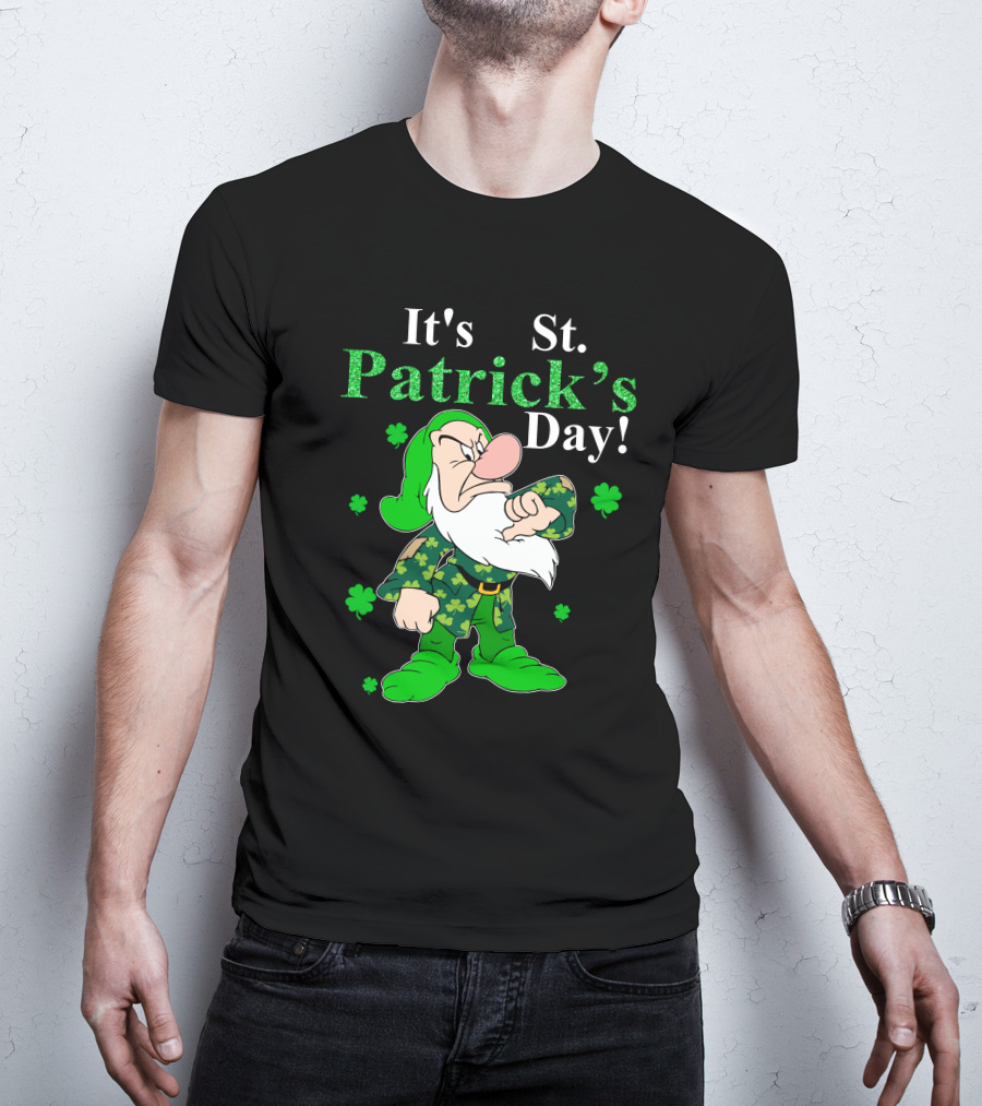 It's St Patrick's Day Grumpy Dwarf Shamrocks Green T-Shirt