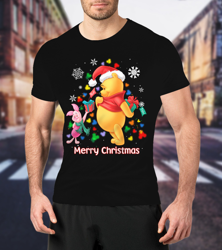 Merry Christmas Pooh And Piglet Snowflakes And Presents T-Shirt