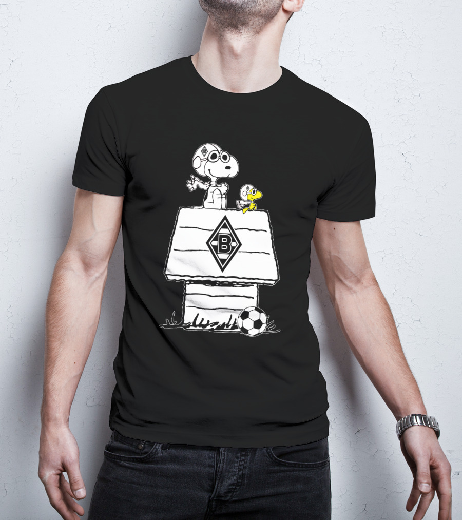 Borussia Mönchengladbach Snoopy And Woodstock Soccer Doghouse T-Shirt