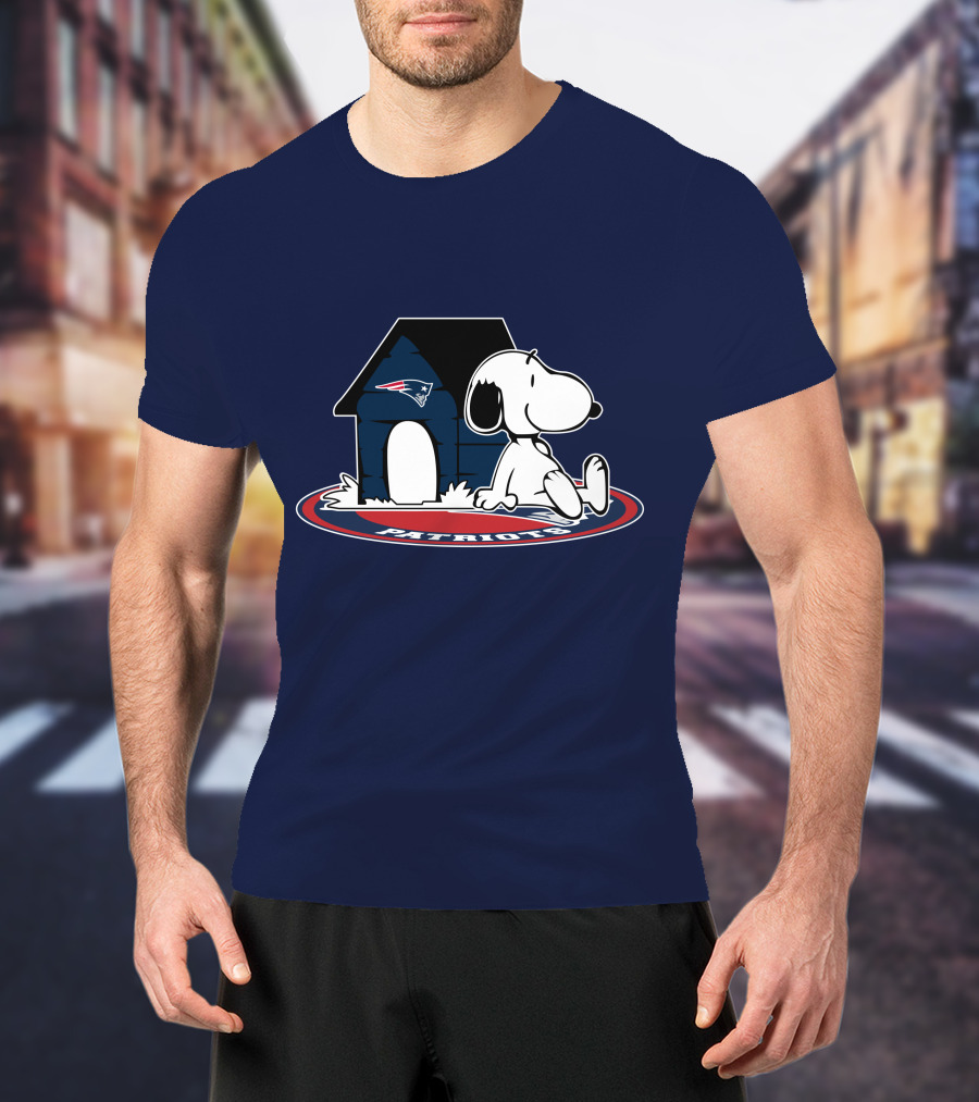 New England Patriots Football Fan Forever Snoopy House T-Shirt