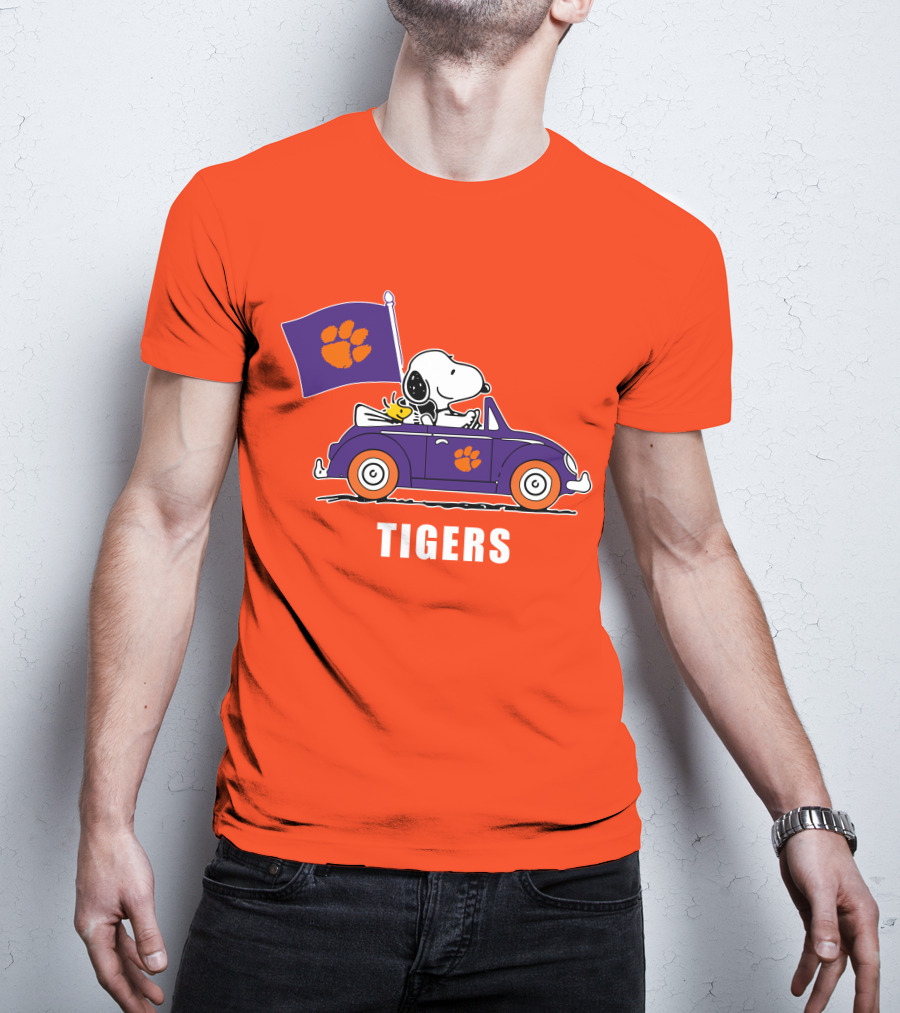 Clemson Tigers Snoopy Driving With Woodstock In Purple Car T-Shirt