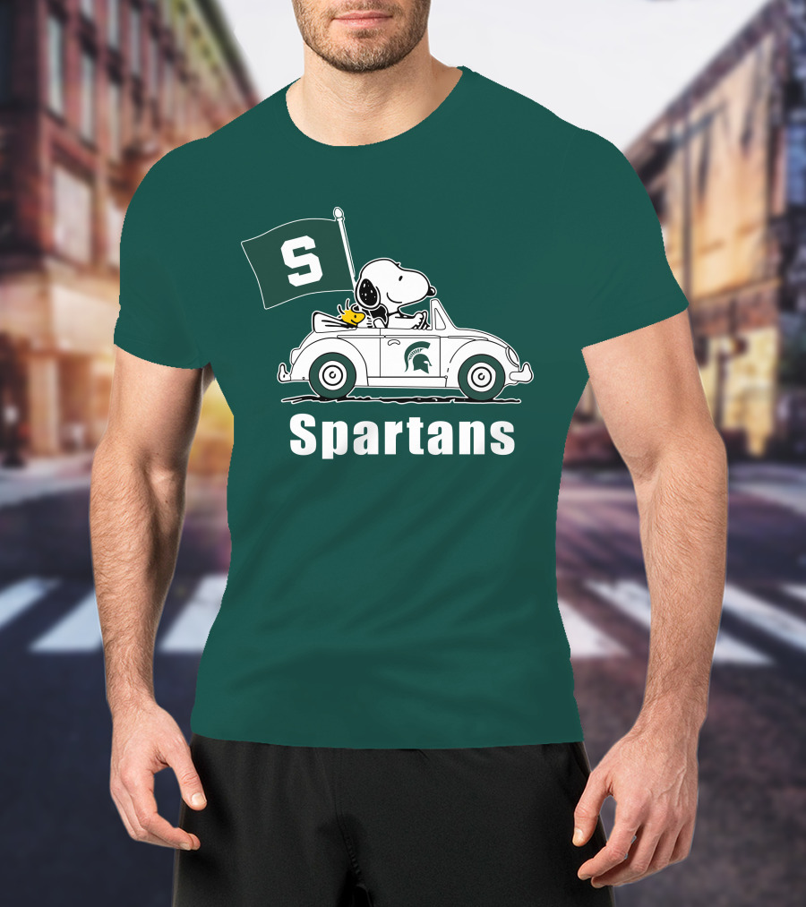 Snoopy Driving With Michigan State Spartans Flag T-Shirt