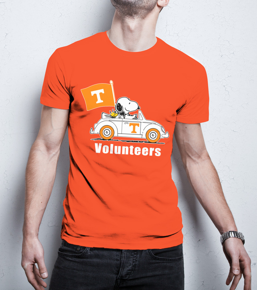 Tennessee Volunteers Snoopy Driving With T Flag T-Shirt