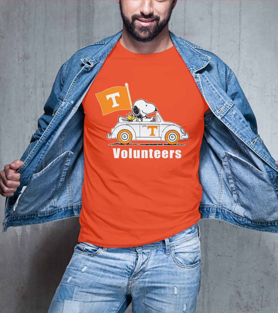 Tennessee Volunteers Snoopy Driving With T Flag T-Shirt