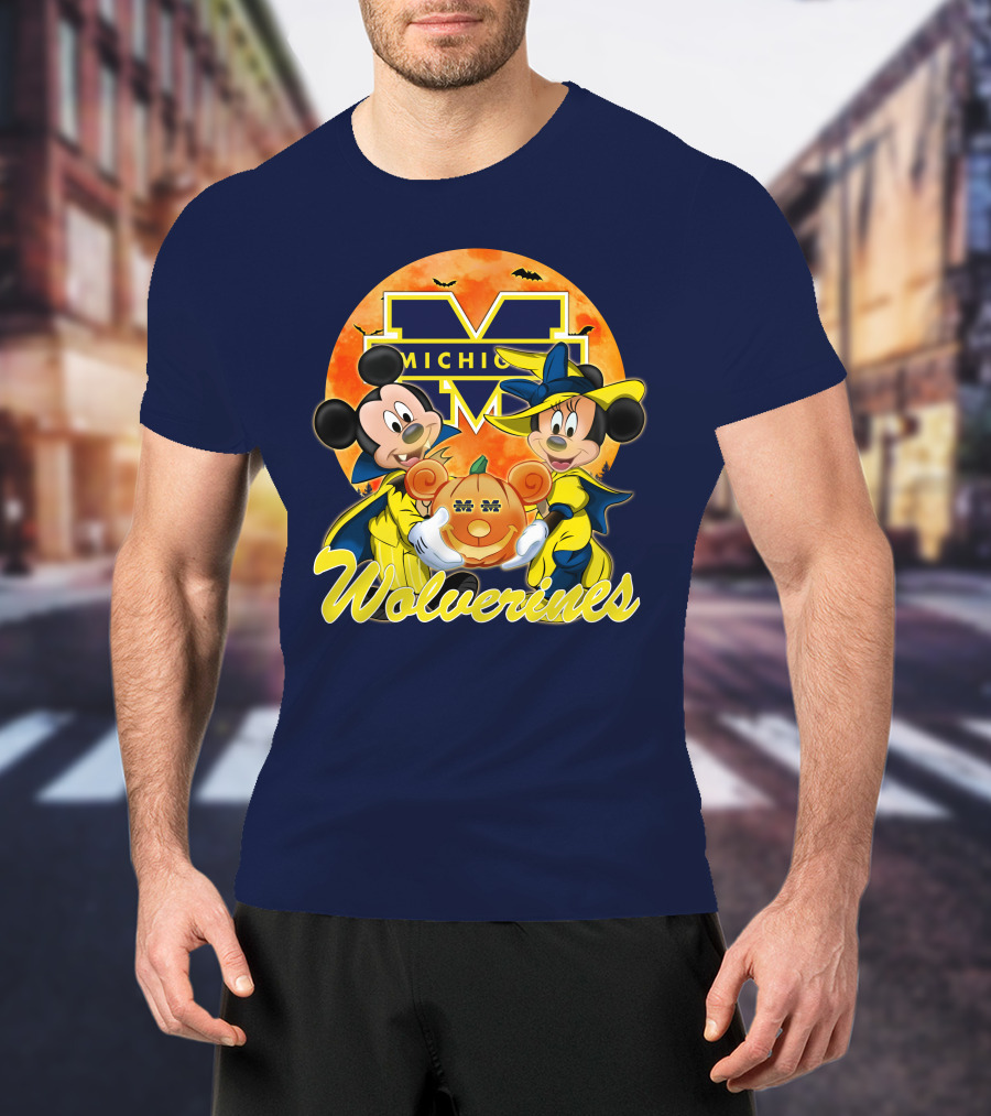Michigan Wolverines Mickey And Minnie Mouse Halloween Pumpkin T-Shirt