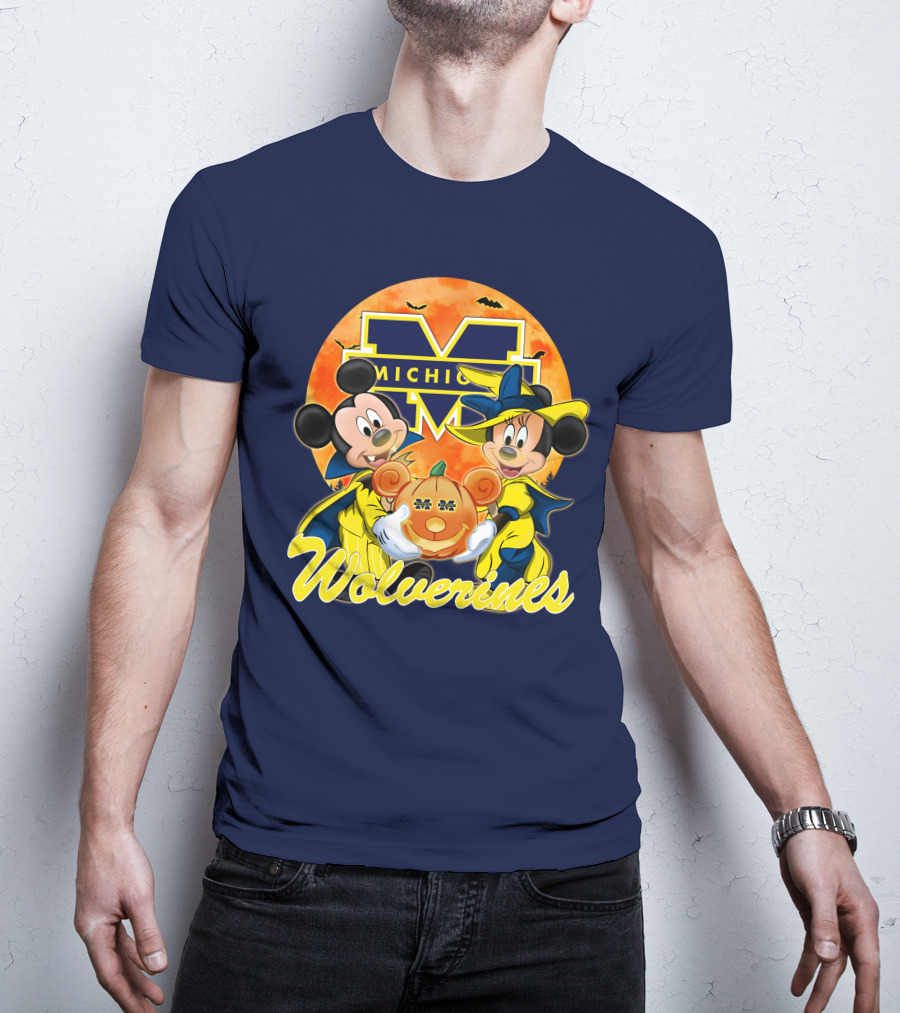 Michigan Wolverines Mickey And Minnie Mouse Halloween Pumpkin T-Shirt