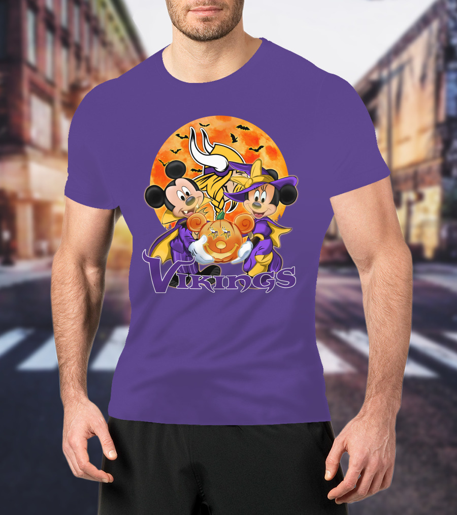 Vikings Halloween Mickey Mouse And Minnie Mouse Football Pumpkin T-Shirt