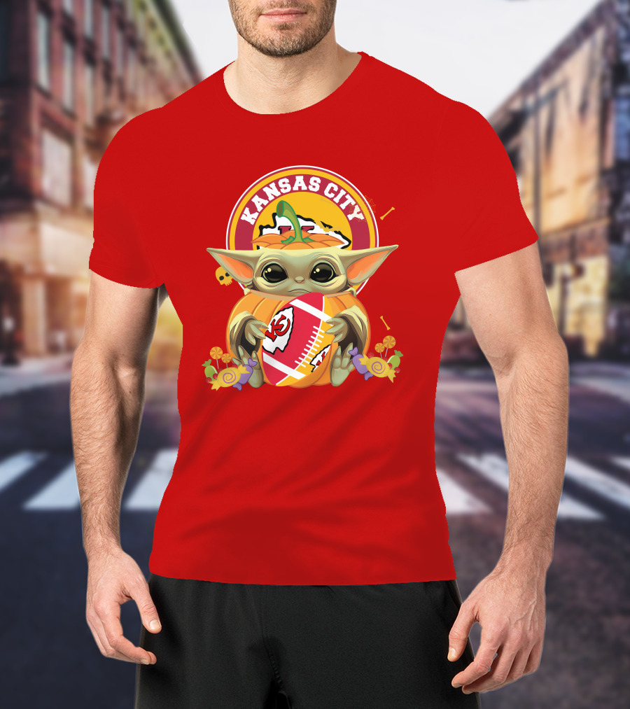 Halloween Pumpkin Baby Yoda Kansas City Chiefs Football Hug T-Shirt