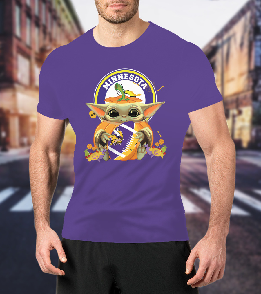 Halloween Pumpkin Baby Yoda Minnesota Vikings Hug T-Shirt