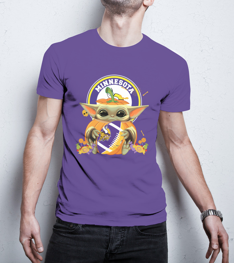 Halloween Pumpkin Baby Yoda Minnesota Vikings Hug T-Shirt