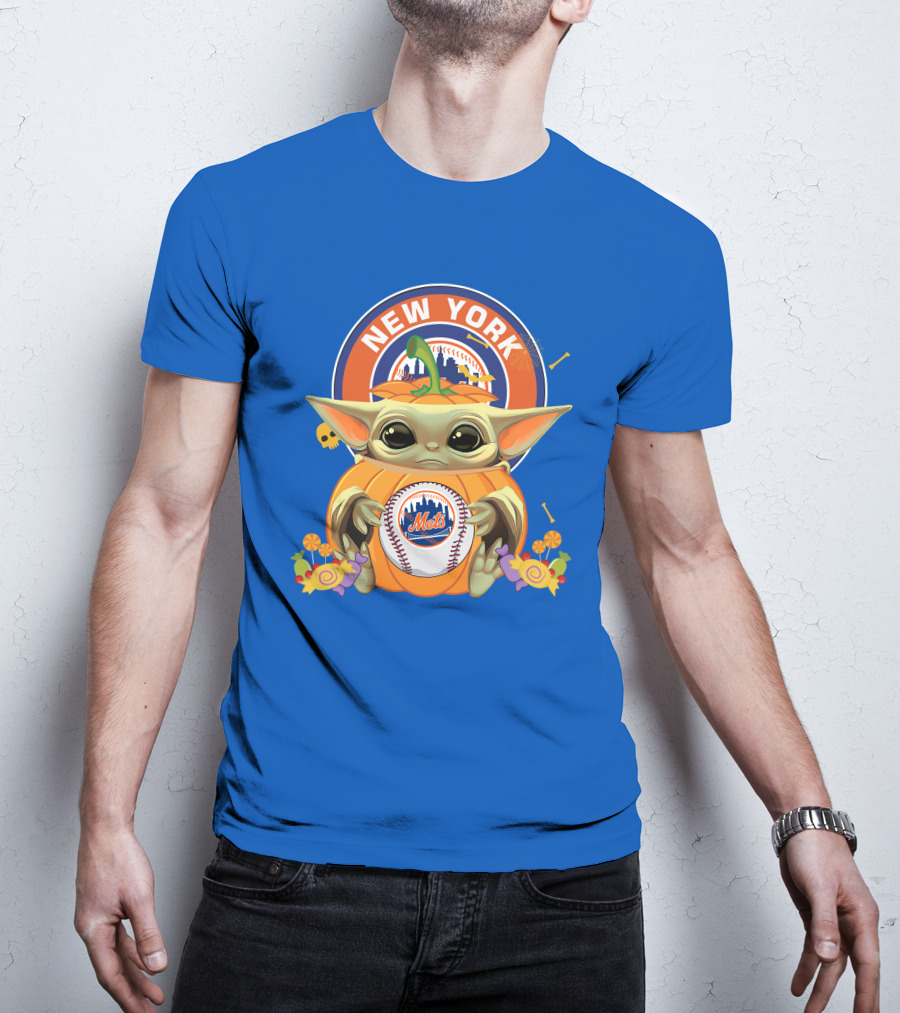 Halloween Pumpkin Baby Yoda Holding New York Mets Baseball With City Skyline T-Shirt