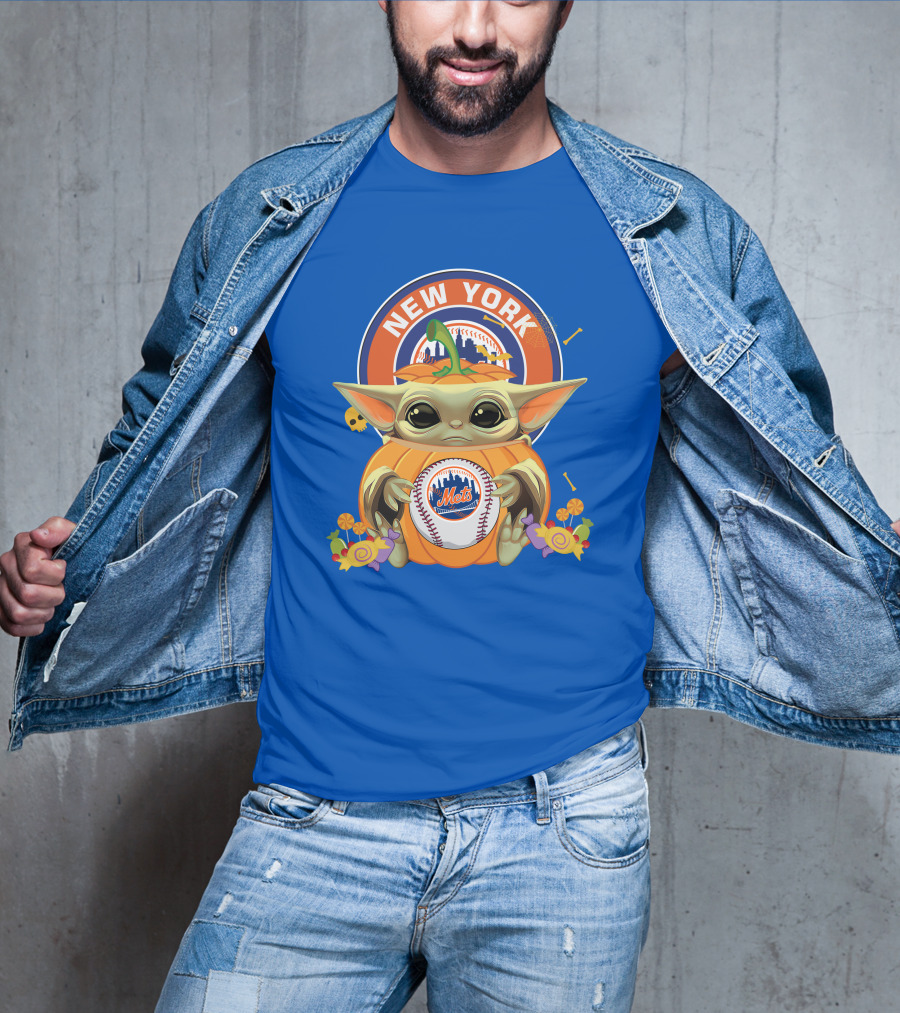 Halloween Pumpkin Baby Yoda Holding New York Mets Baseball With City Skyline T-Shirt