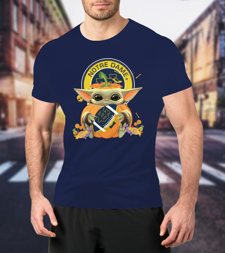 Notre Dame Fighting Irish Baby Yoda Halloween Pumpkin Hug T-Shirt