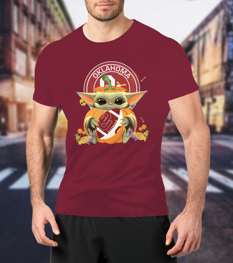 Halloween Pumpkin Baby Yoda Hug Oklahoma Sooners Football T-Shirt