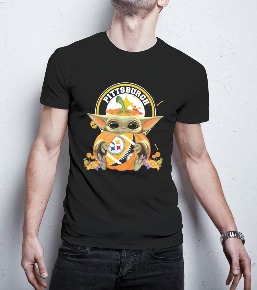 Halloween Pumpkin Baby Yoda Hug Pittsburgh Steelers T-Shirt