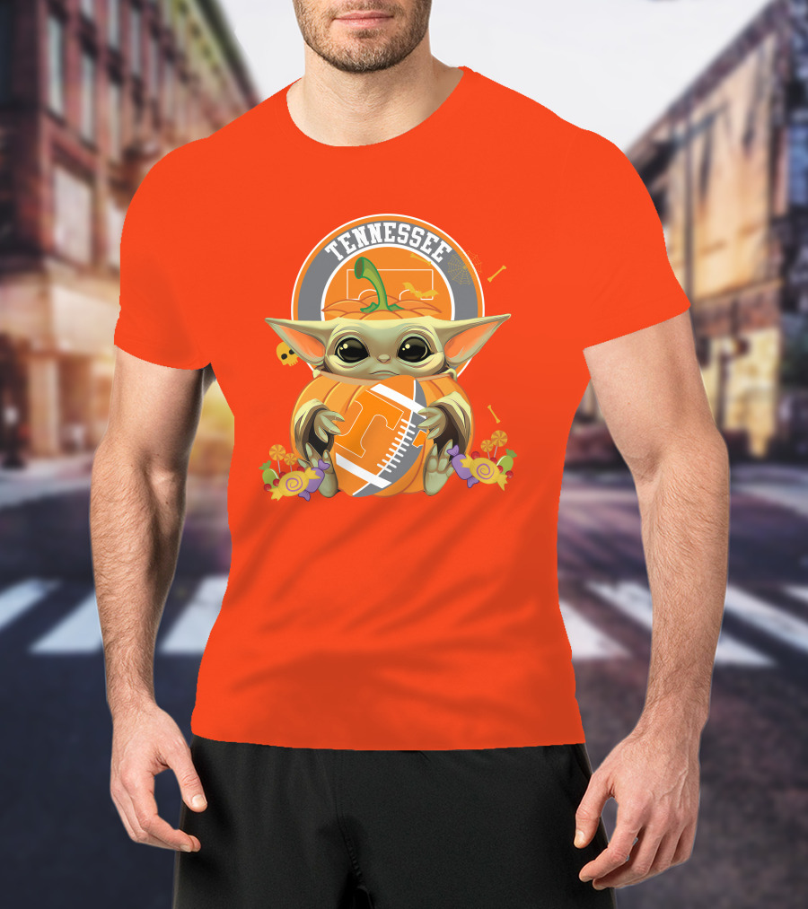 Tennessee Volunteers Halloween Pumpkin Baby Yoda Hug Football T-Shirt