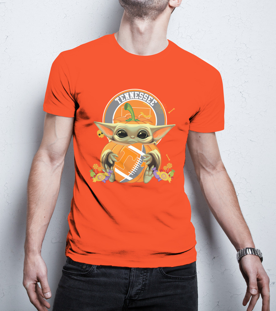 Tennessee Volunteers Halloween Pumpkin Baby Yoda Hug Football T-Shirt