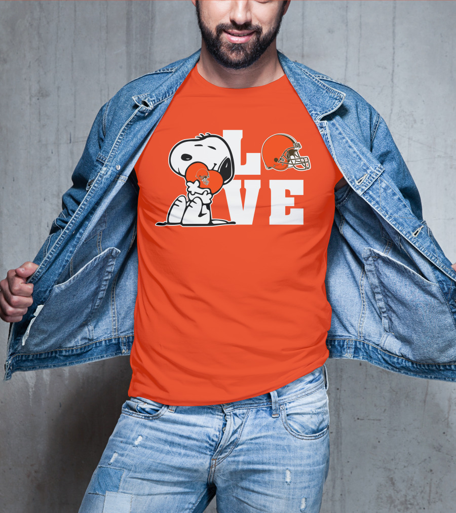 Snoopy Love Cleveland Browns Football Helmet T-Shirt