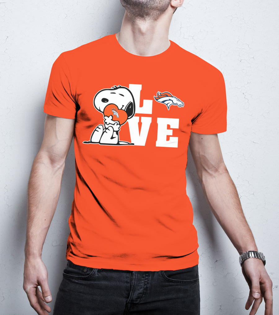 Snoopy Hugging Heart Denver Broncos Love T-Shirt
