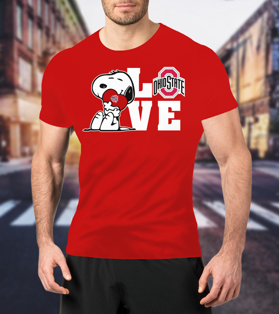 Snoopy Ohio State Buckeyes Love Peanuts Character Holding Heart With Buckeyes T-Shirt