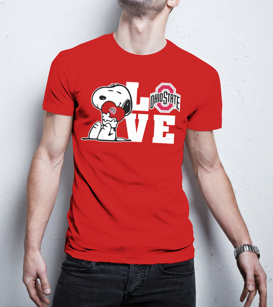 Snoopy Ohio State Buckeyes Love Peanuts Character Holding Heart With Buckeyes T-Shirt
