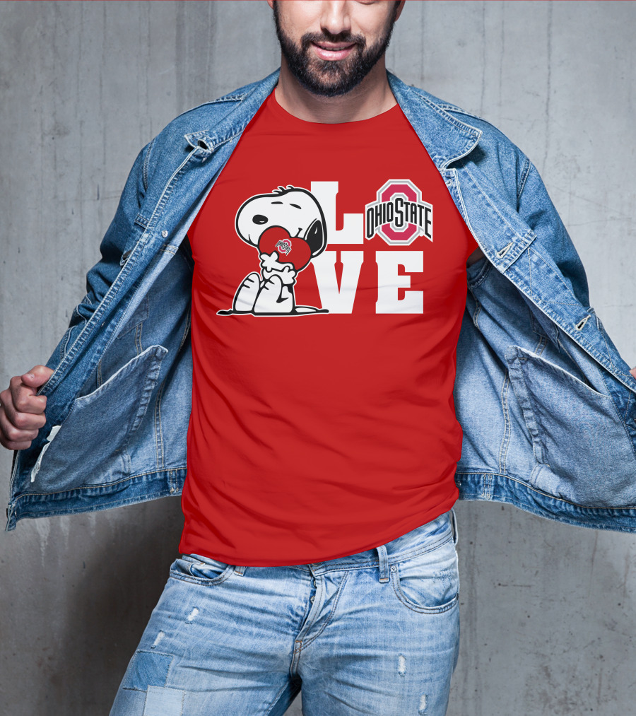 Snoopy Ohio State Buckeyes Love Peanuts Character Holding Heart With Buckeyes T-Shirt
