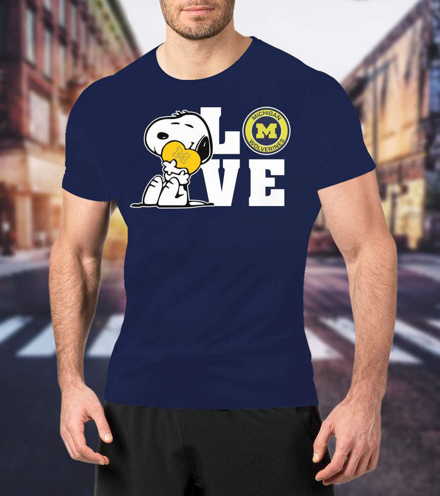 Snoopy Love Michigan Wolverines Peanuts Football T-Shirt