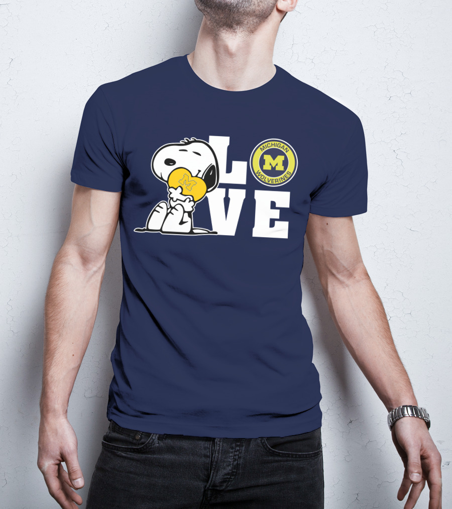 Snoopy Love Michigan Wolverines Peanuts Football T-Shirt