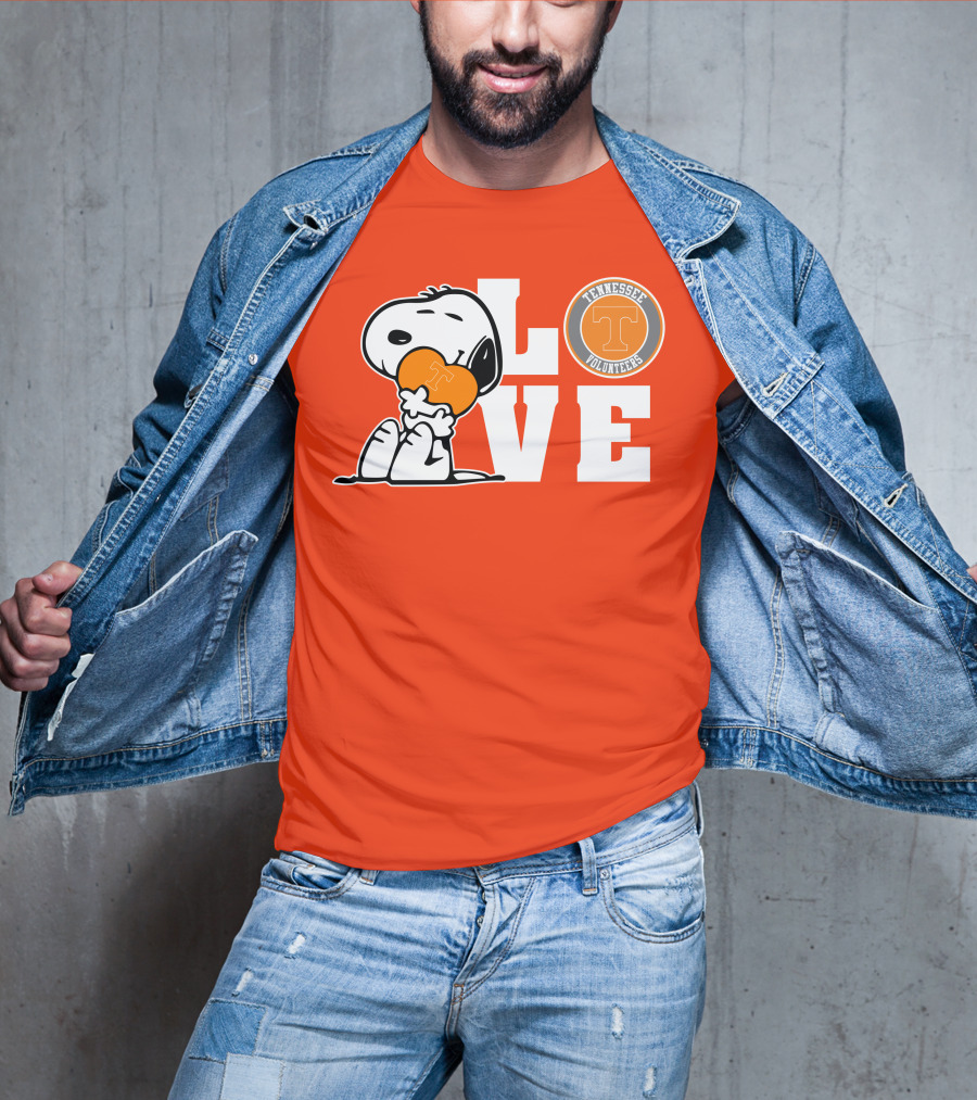 Snoopy Love Tennessee Volunteers Logo Peanuts Football Fan T-Shirt