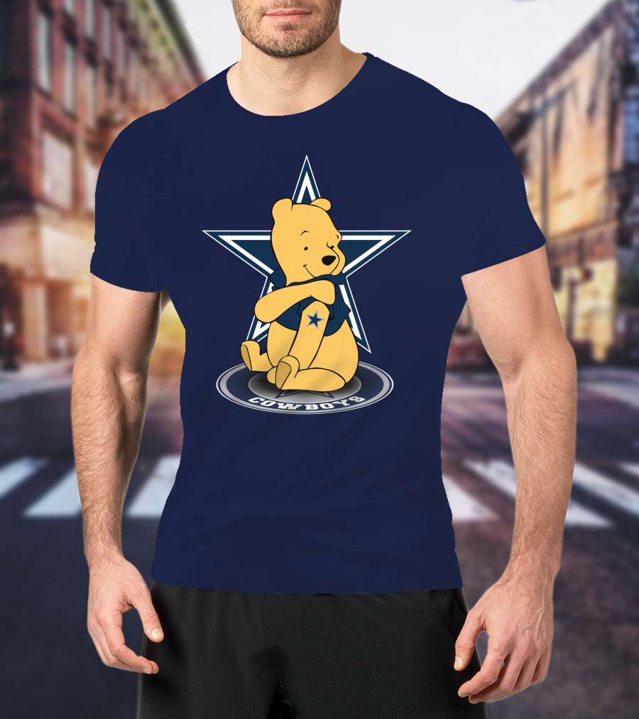 Dallas Cowboys Winnie The Pooh Star Logo Hugging Sitting T-Shirt