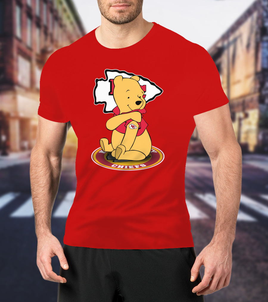 Kansas City Chiefs Winnie The Pooh Sitting On T-Shirt