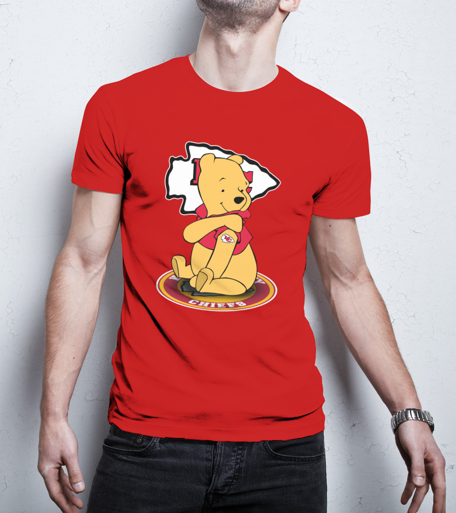 Kansas City Chiefs Winnie The Pooh Sitting On T-Shirt