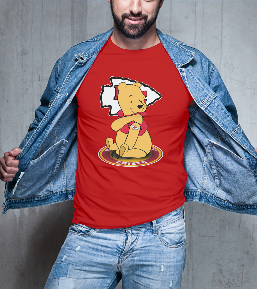 Kansas City Chiefs Winnie The Pooh Sitting On T-Shirt