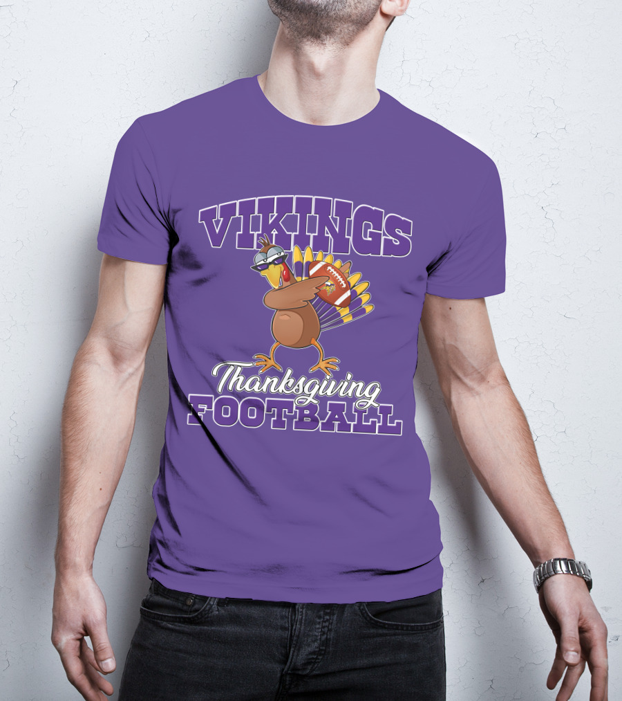 Vikings Thanksgiving Football Turkey Holding Minnesota Logo Ball T-Shirt