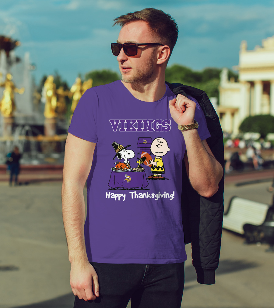 Vikings Snoopy Charlie Brown Thanksgiving Football Minnesota T-Shirt