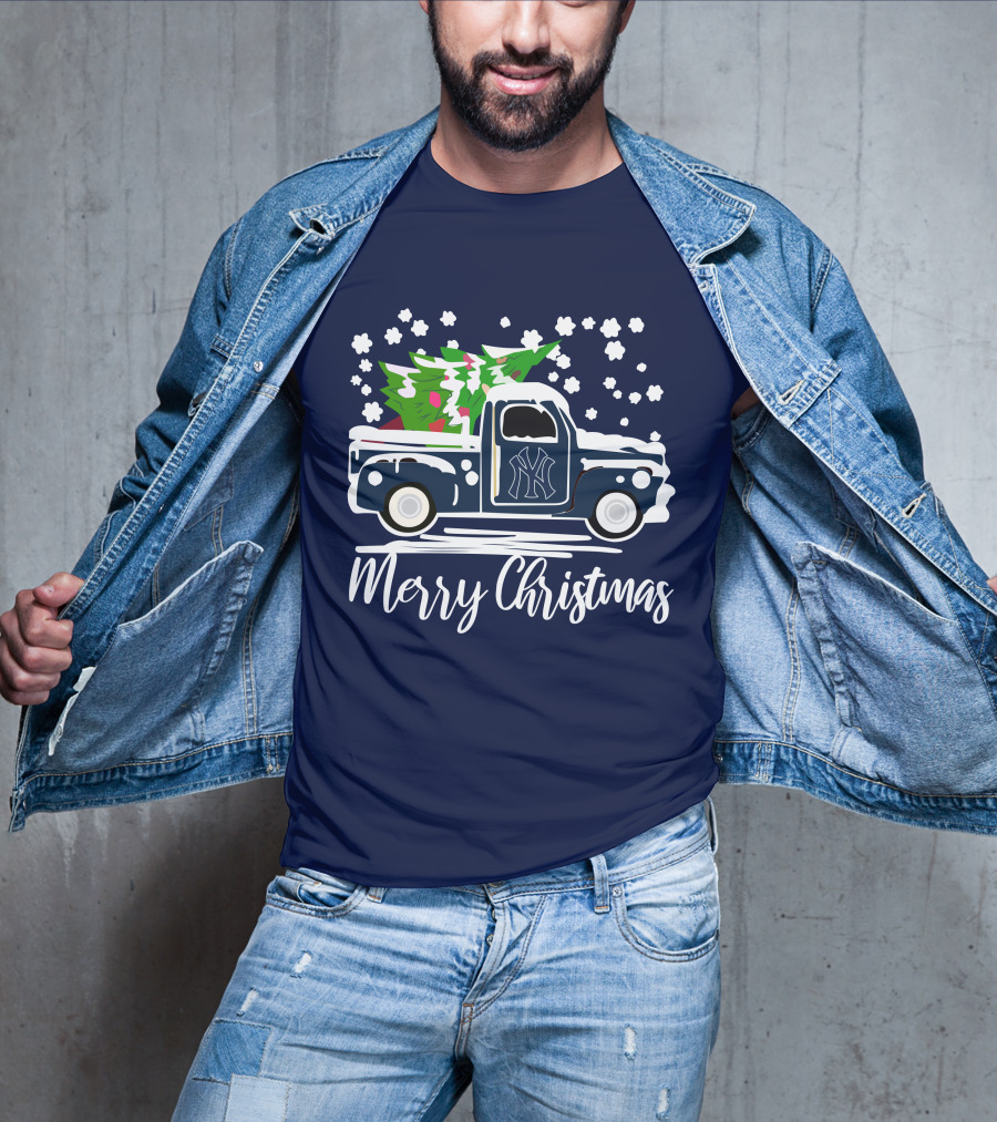 New York Yankees Vintage Truck Merry Christmas Snowflakes Tree T-Shirt