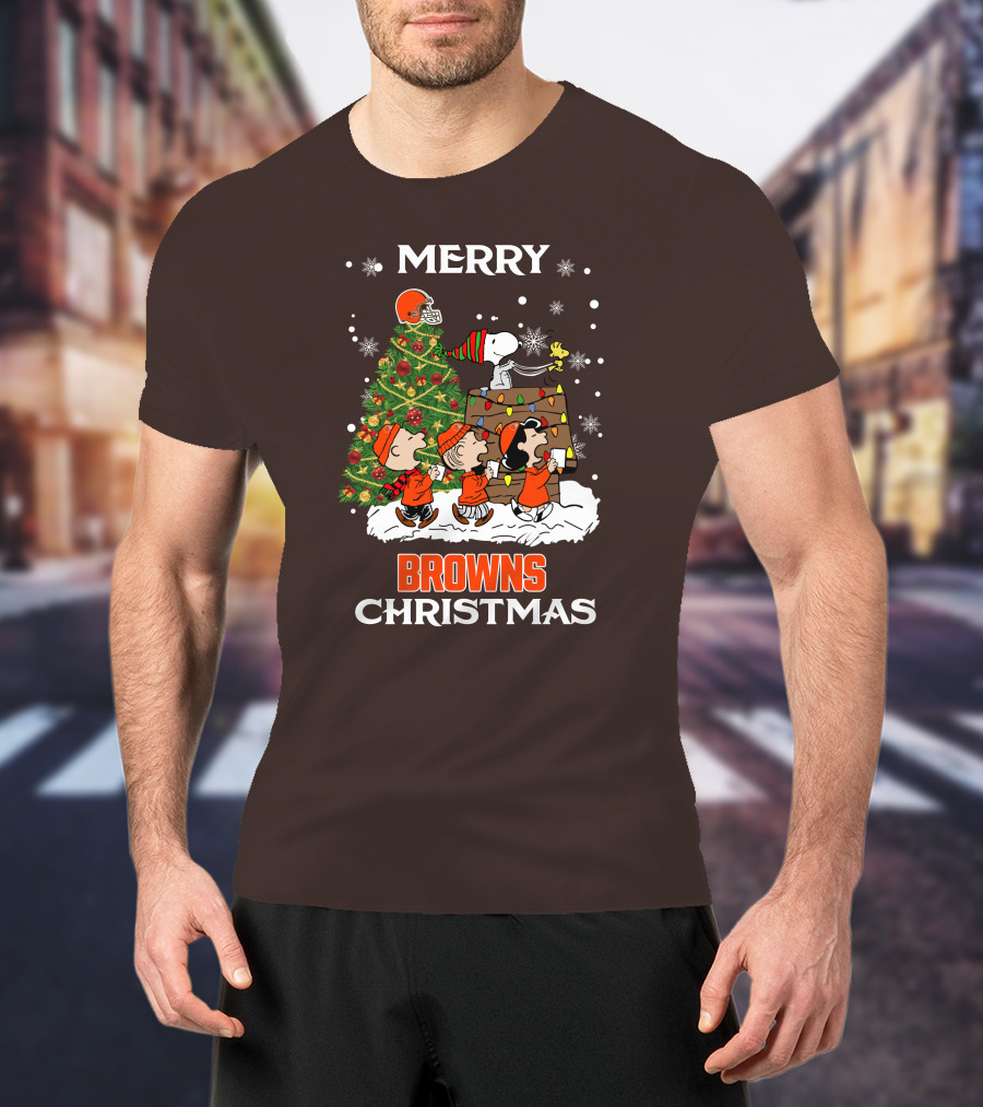 Merry Browns Christmas Peanuts Christmas Tree Celebration T-Shirt