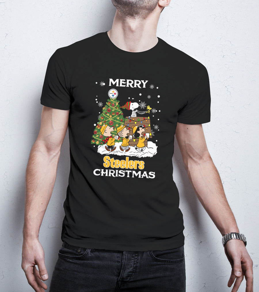 Merry Steelers Christmas Peanuts Tree Snoopy And Friends T-Shirt