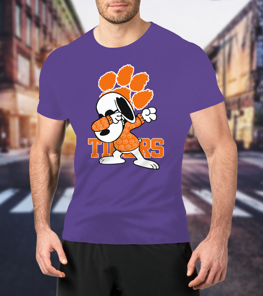 Snoopy Dabbing Clemson Tigers Paw Prints T-Shirt