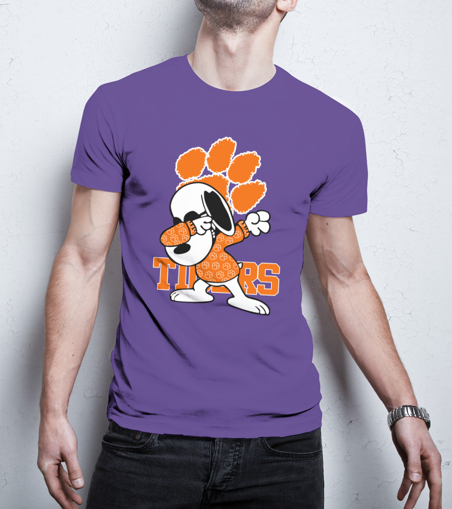 Snoopy Dabbing Clemson Tigers Paw Prints T-Shirt