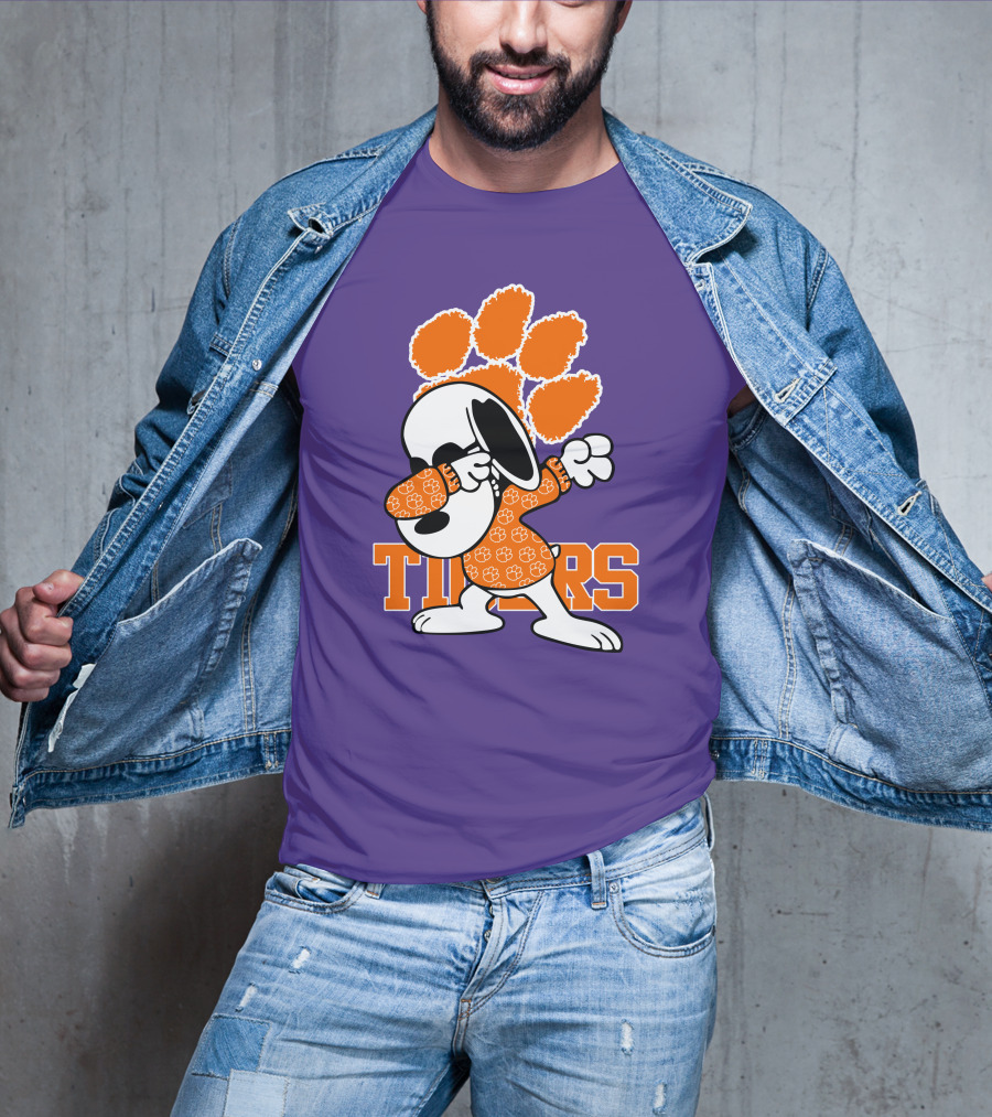 Snoopy Dabbing Clemson Tigers Paw Prints T-Shirt
