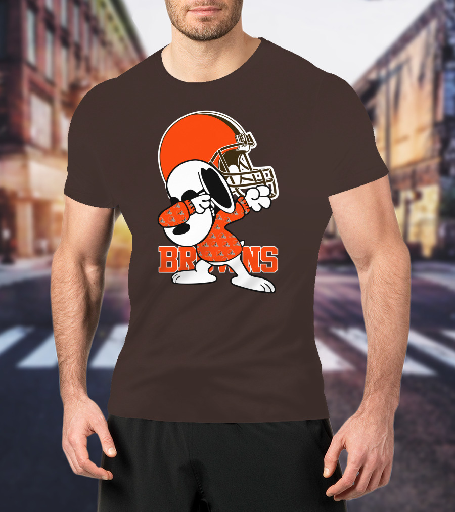 Cleveland Browns Snoopy Dabbing Football Helmet T-Shirt