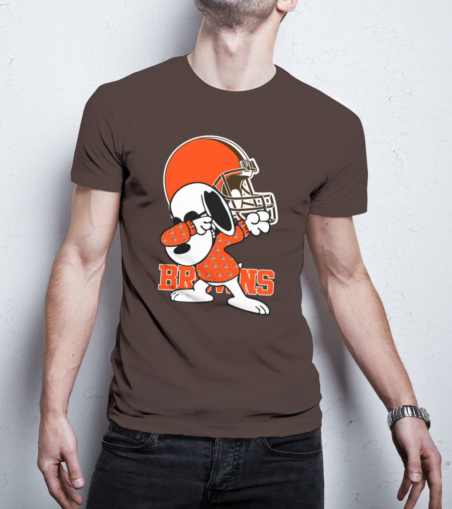 Cleveland Browns Snoopy Dabbing Football Helmet T-Shirt