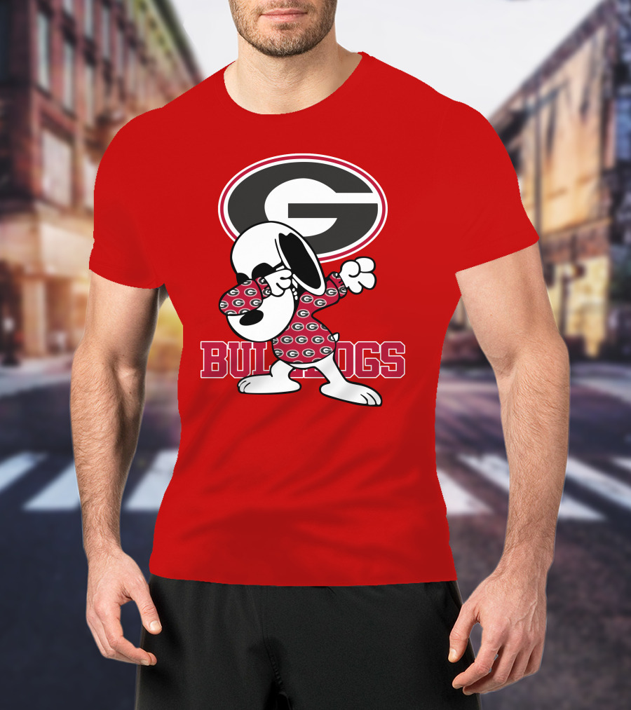 Georgia Bulldogs Snoopy Dabbing University Of Georgia T-Shirt