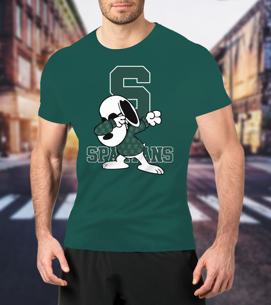 Michigan State Spartans Snoopy Dabbing Football Cartoon Peanuts T-Shirt