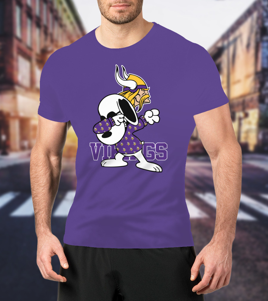 Minnesota Vikings Snoopy Dabbing Peanuts Football Fandom T-Shirt