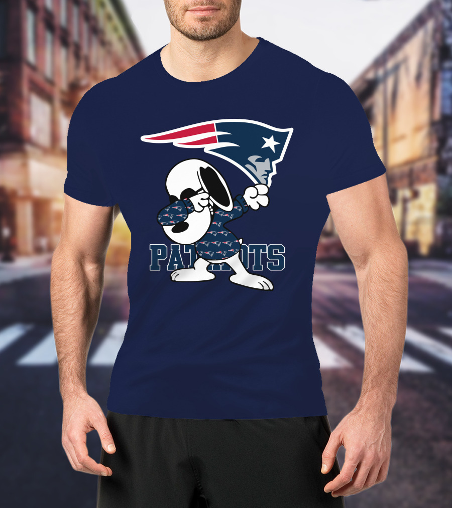 New England Patriots Snoopy Dabbing Patriots T-Shirt