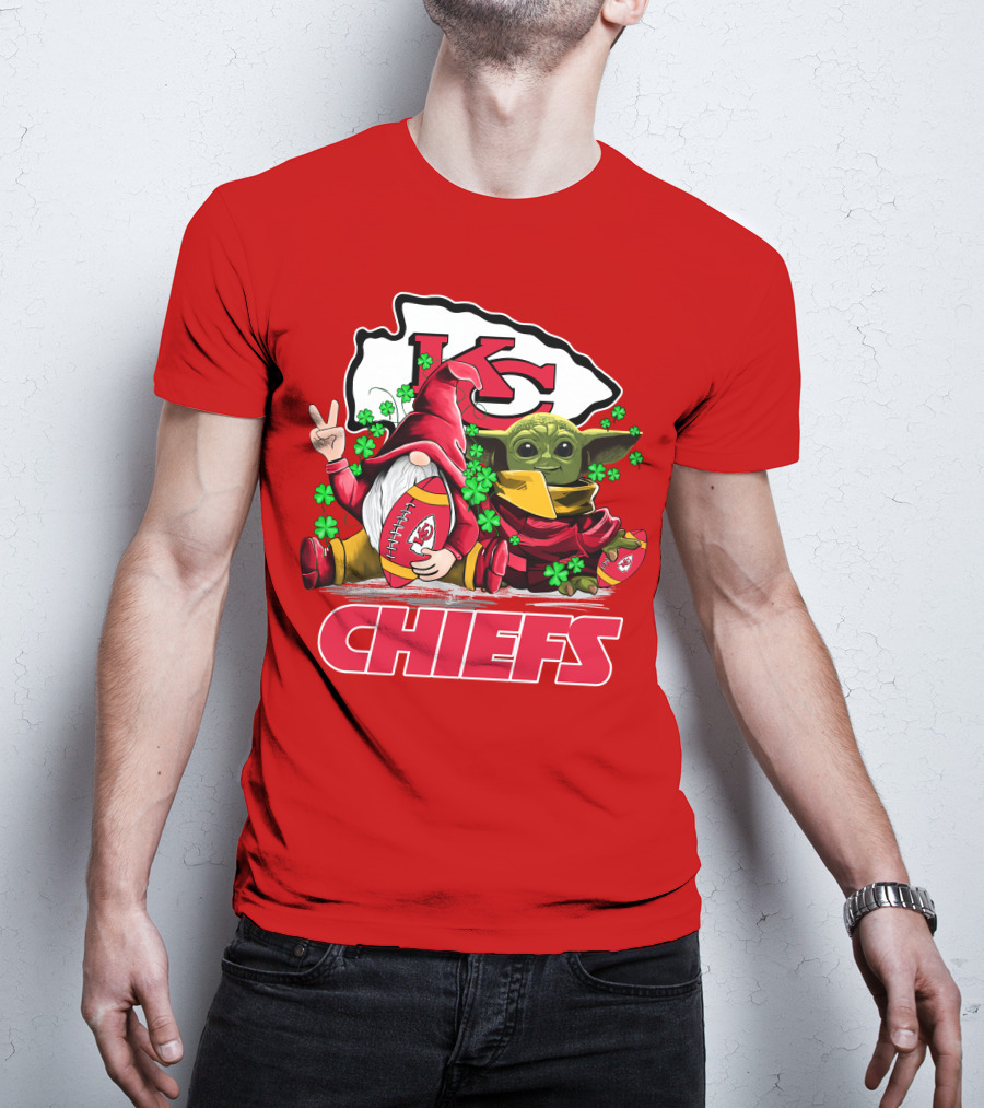 Kansas City Chiefs Leprechauns Gnomes Baby Yoda Hug T-Shirt
