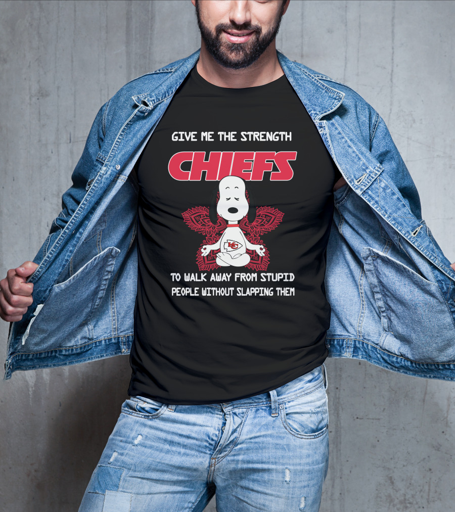 Kansas City Chiefs Snoopy Give Me The Strength To Walk Away From Stupid People Without Slapping Them Yoga T-Shirt