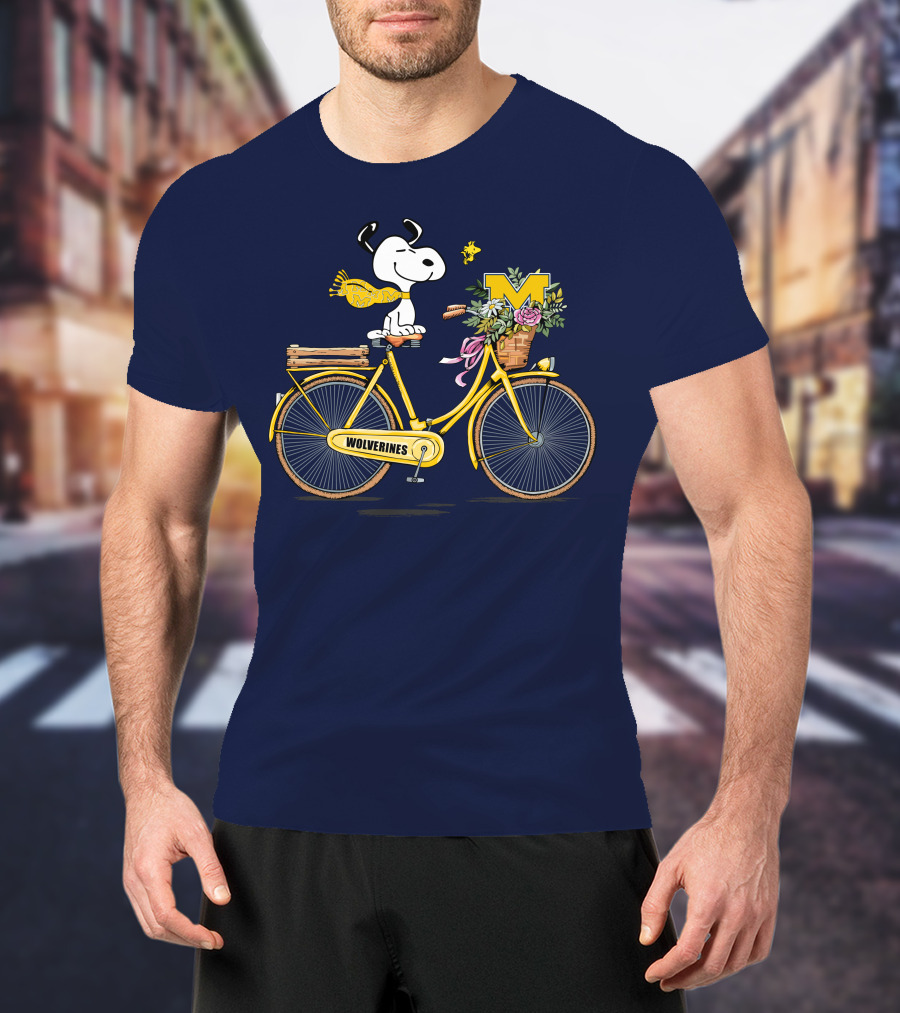 Michigan Wolverines Snoopy On Yellow Bicycle With Flowers T-Shirt